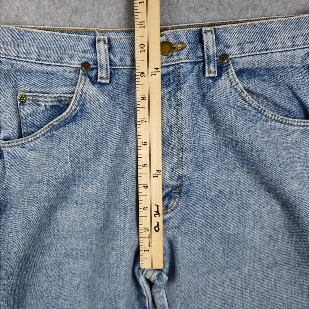 Wrangler Mens 31x32 Rugged Wear Classic Fit Jeans Light Wash Denim